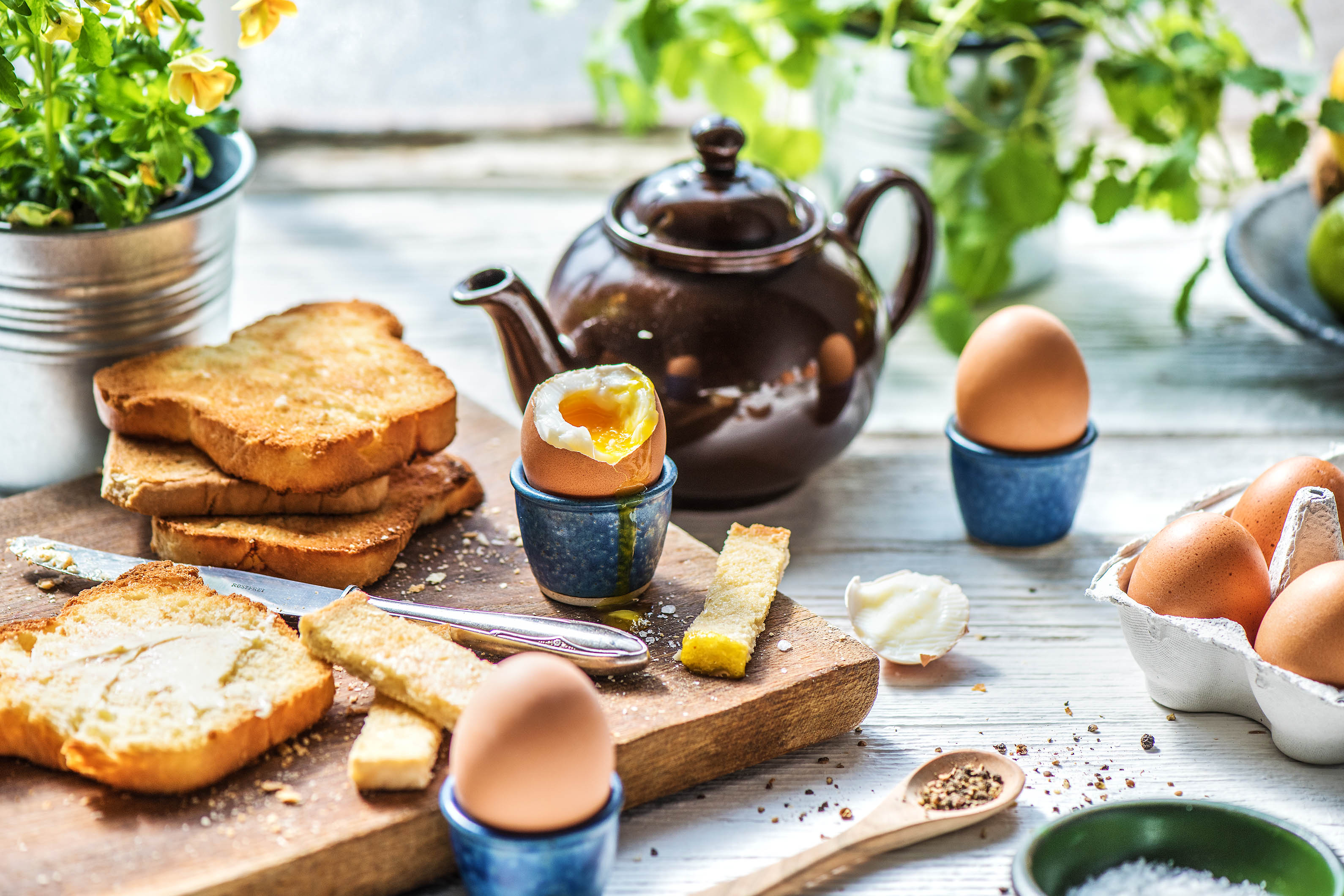 how-to-boil-the-perfect-egg-every-time-we-mean-it-hellofresh-blog